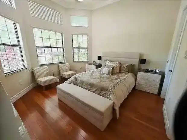 Secondary bedroom